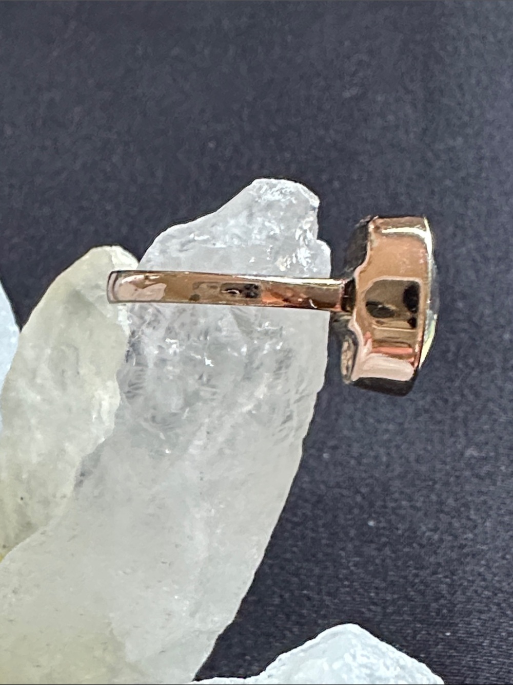 Premier Design GUC faceted clear acrylic ring. Rose goldtone setting & stamped - Picture 3 of 7